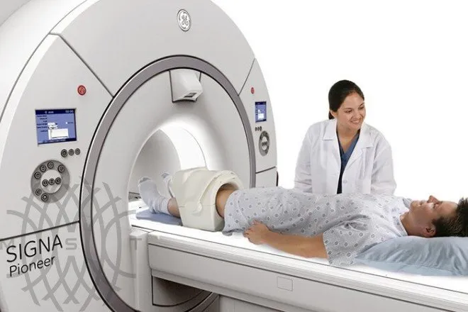 МРТ аппарат GE SIGNA Pioneer 3T